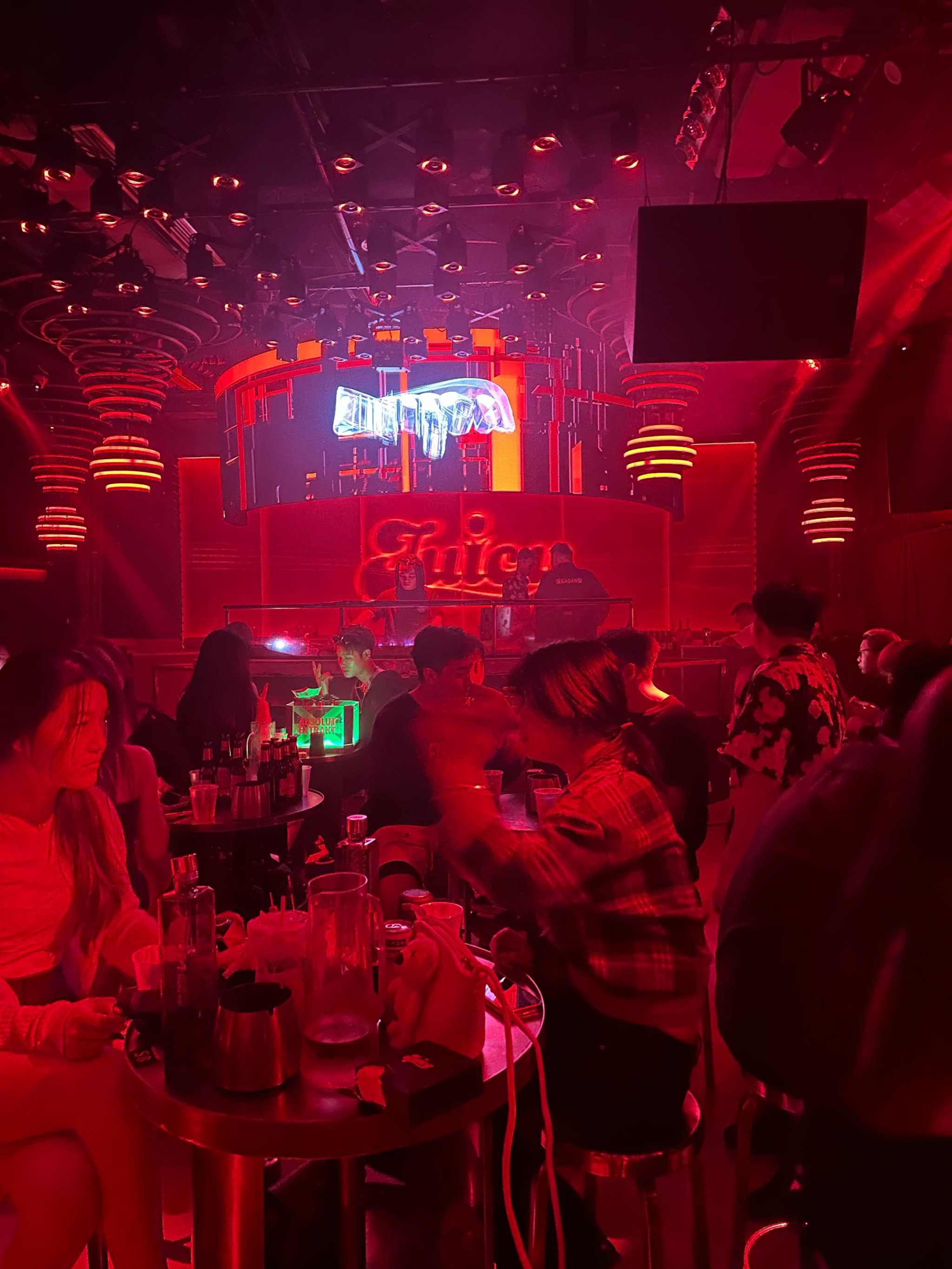 安庆商务KTV：中低端服务差异-桐城市ktv预订